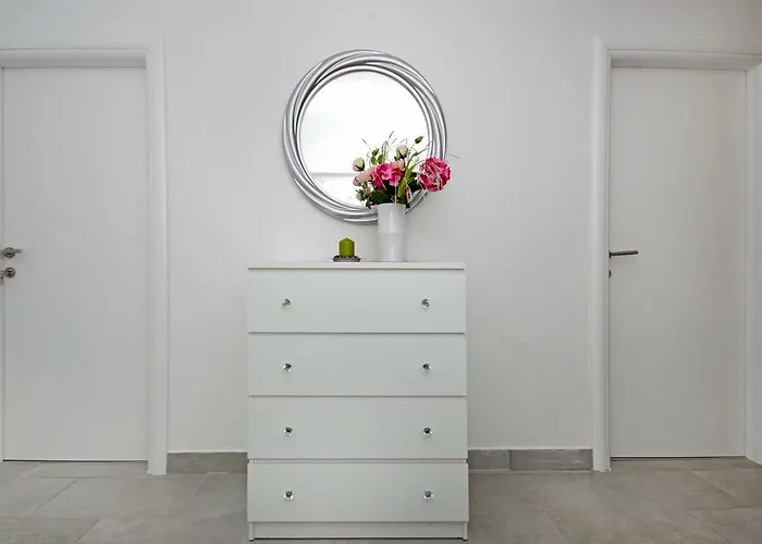 Apartment Mira