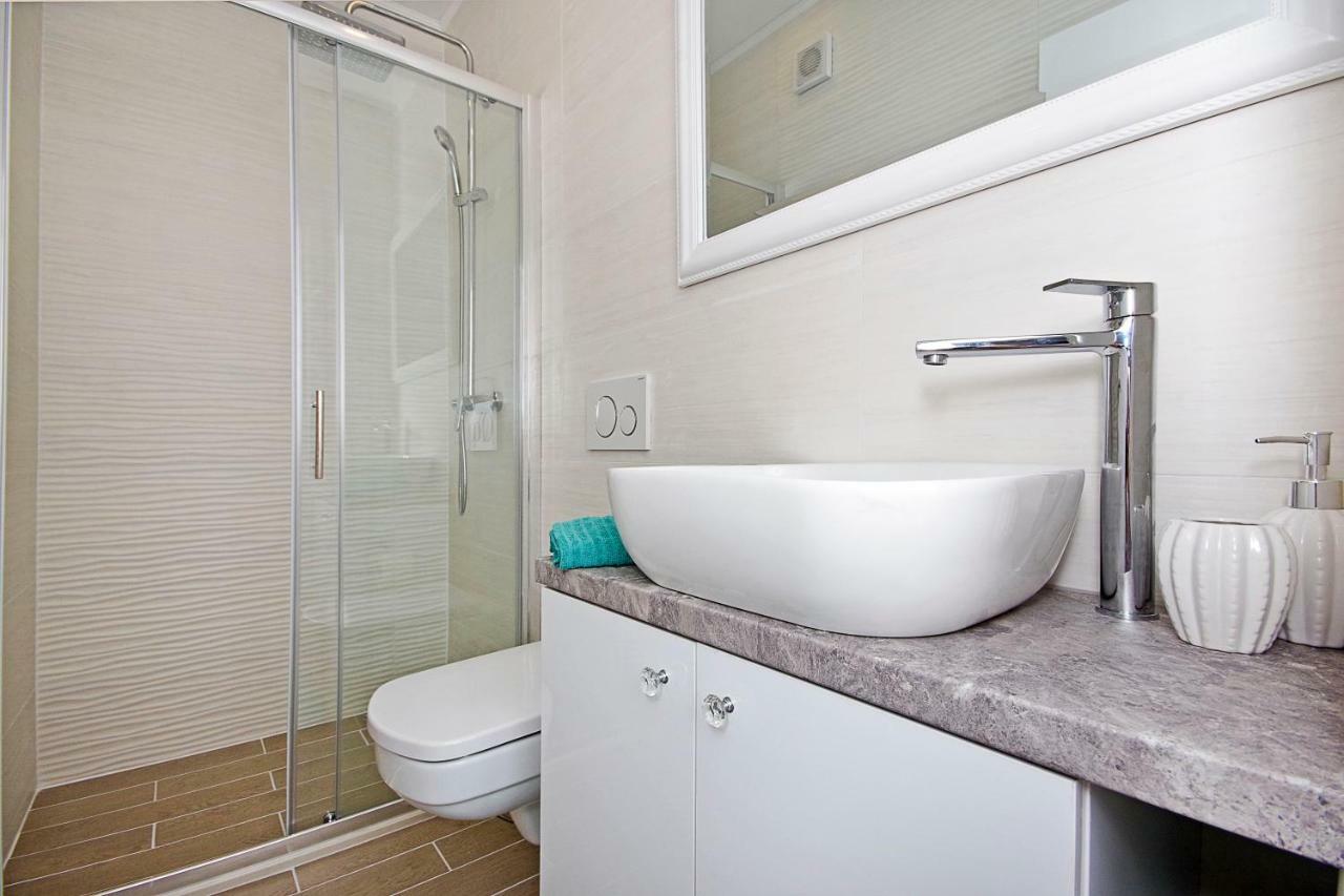Mira Apartma Makarska