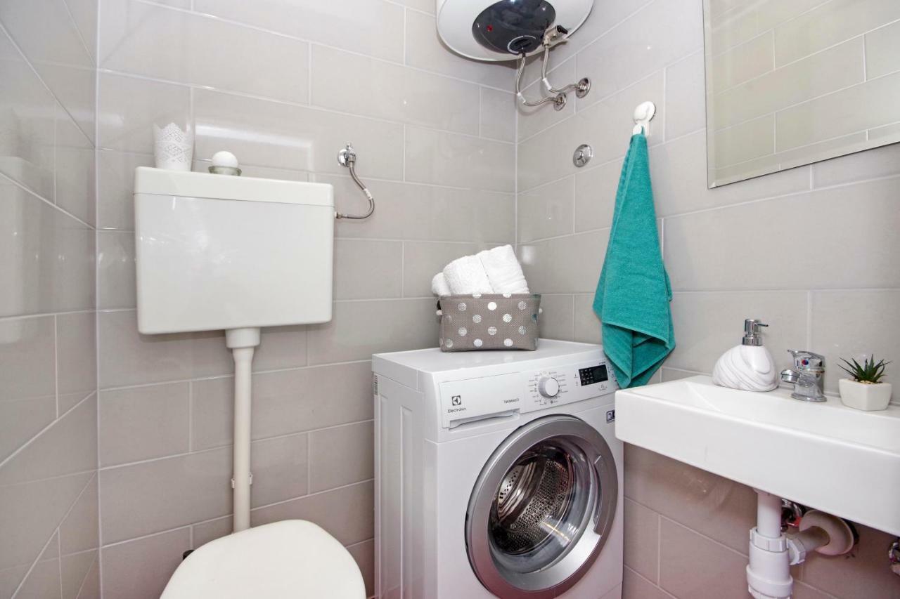 Mira Apartment *